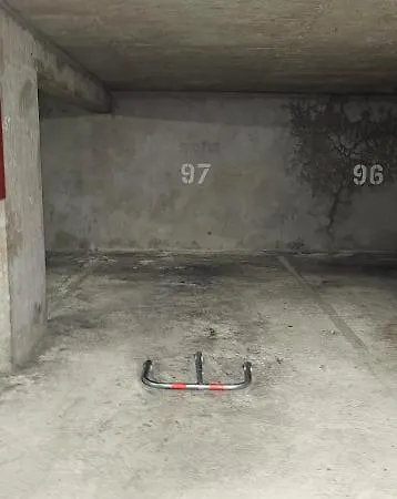 La Cloche Doree, Parking, 3 Etoiles, En Plein Coeur De