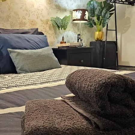 La Cloche Doree, Parking, 3 Etoiles, En Plein Coeur De * Fontainebleau